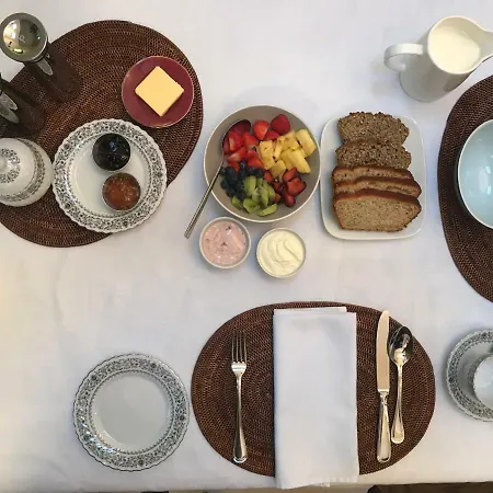 Bed & Breakfast No50 Boutique 4*